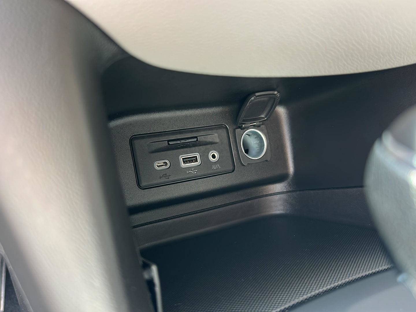 Used 2021 Chevrolet Equinox LT FWD image 19