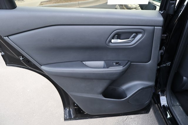 Used 2024 Nissan Rogue SV image 23