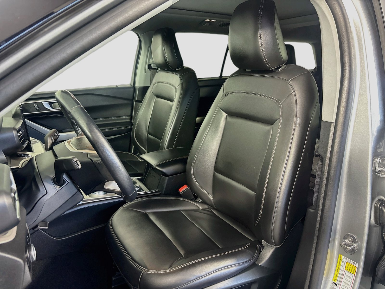 Certified 2023 Ford Explorer XLT w/ Equipment Group 202A AWD/4WD image 21