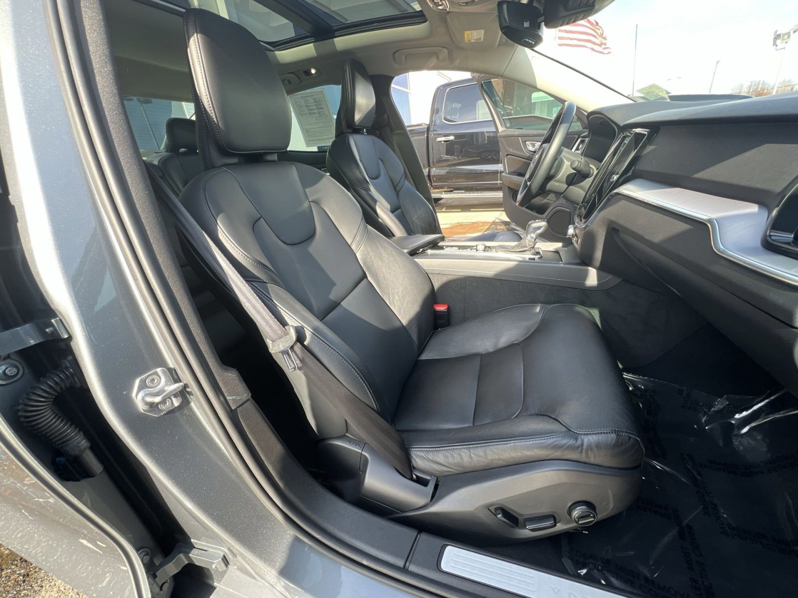 Used 2020 Volvo S60 T6 Momentum image 26