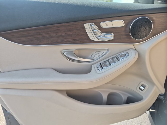 Used 2022 Mercedes-Benz GLC 300 4MATIC w/ Premium Package Lite image 13