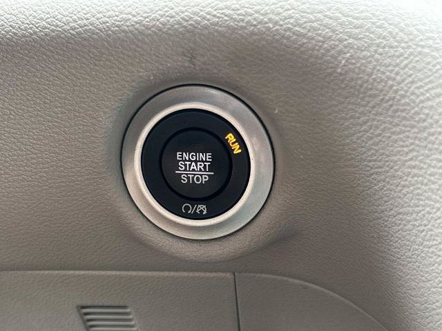 Used 2023 Chrysler Pacifica Touring-L FWD image 30