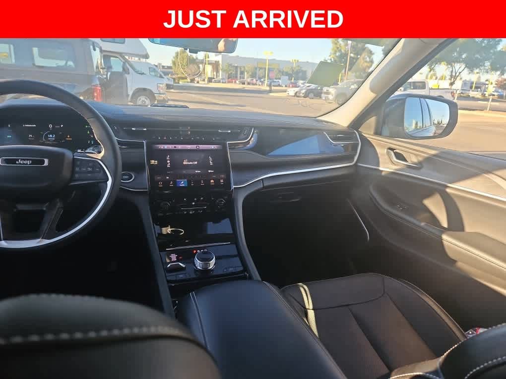 Used 2023 Jeep Grand Cherokee 4WD 4xe w/ Luxury Tech Group II image 10