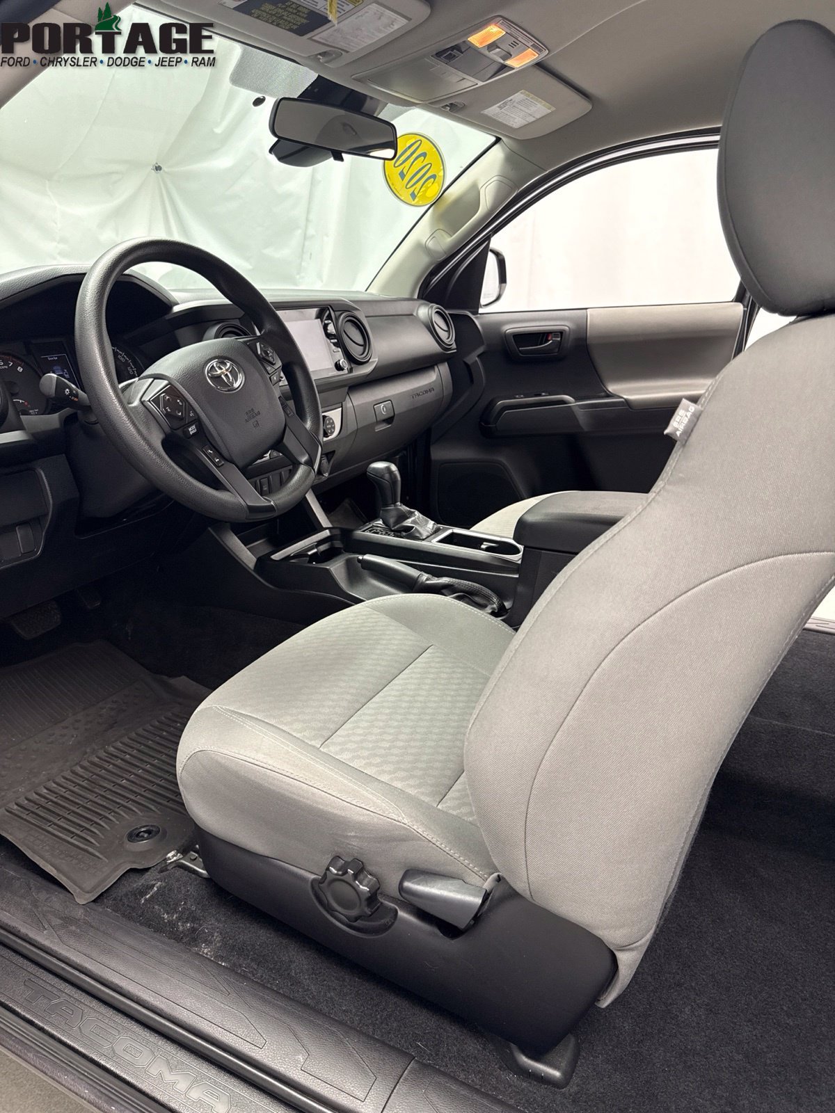 Used 2020 Toyota Tacoma SR5 AWD/4WD image 10