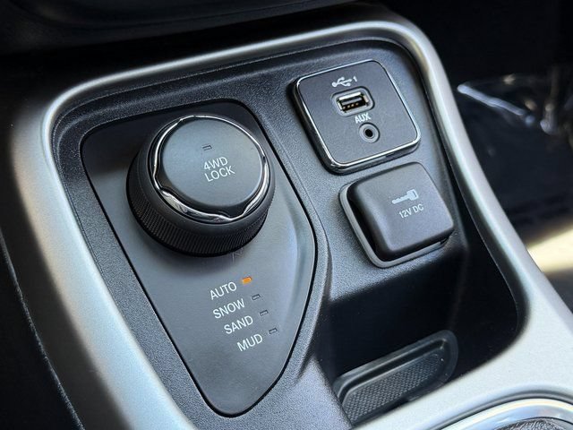 Used 2021 Jeep Compass Latitude AWD/4WD image 38