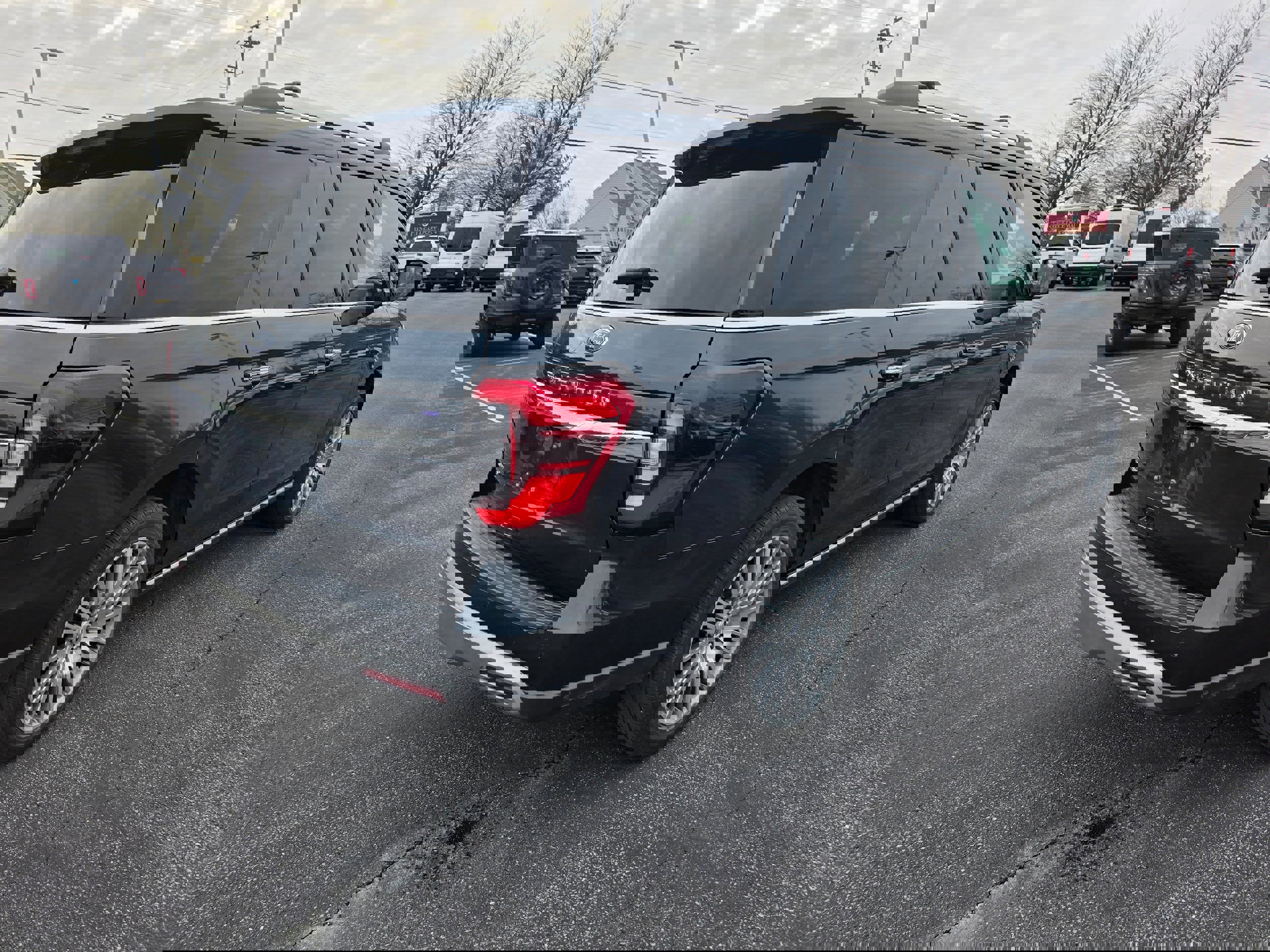 Certified 2022 Ford Expedition Limited image 4