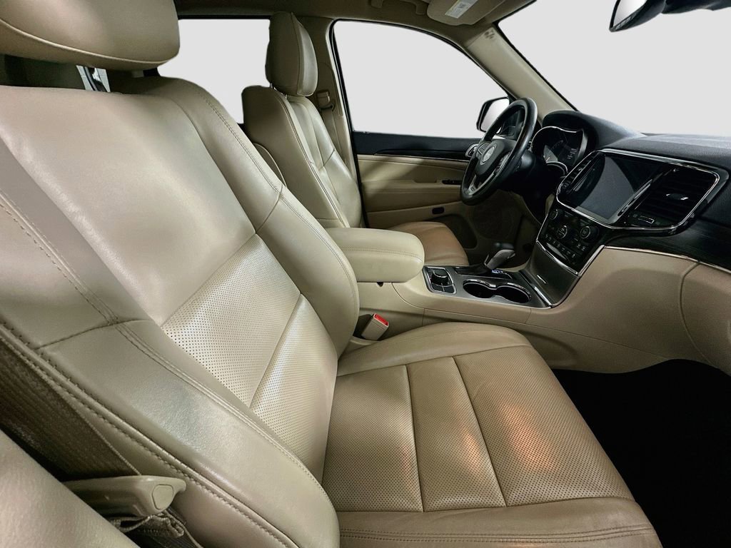 Used 2020 Jeep Grand Cherokee Limited w/ Luxury Group II AWD/4WD image 28