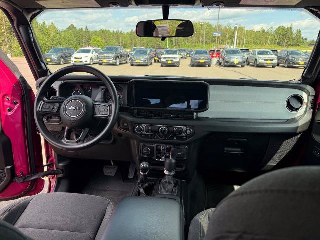 Used 2024 Jeep Gladiator Sport AWD/4WD image 10