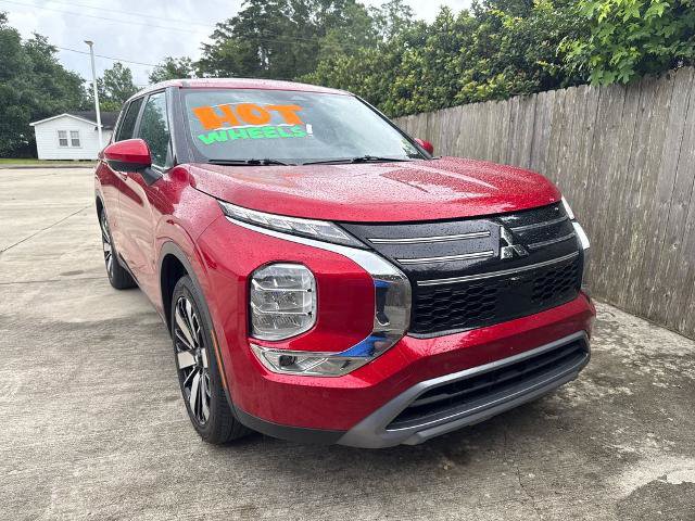 Used 2025 Mitsubishi Outlander SE FWD image 1