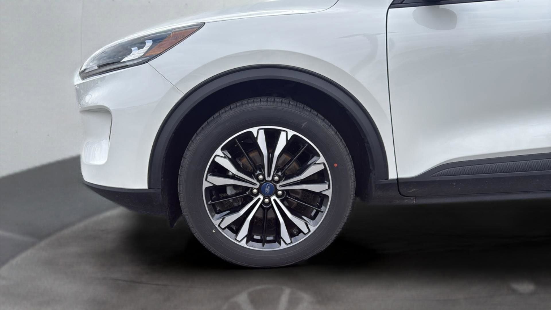 Certified 2022 Ford Escape SEL w/ SEL Stealth AWD Package image 22