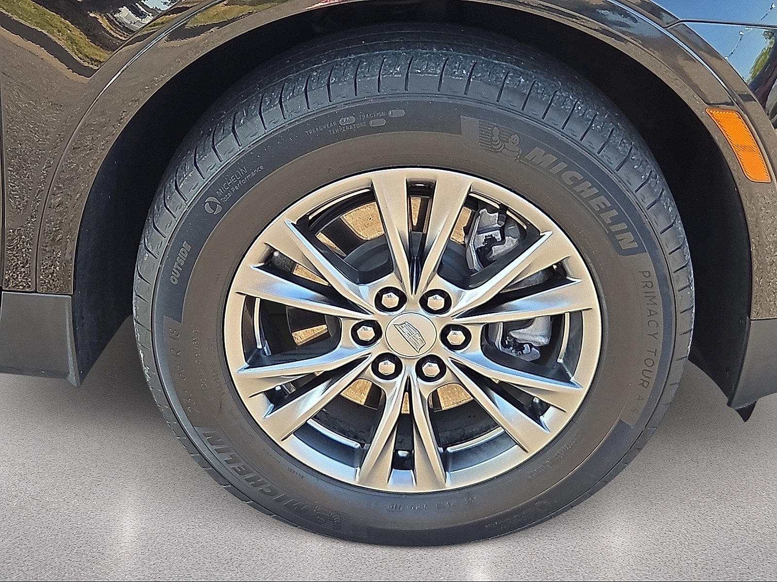 Used 2022 Cadillac XT5 Premium Luxury w/ LPO, Floor Liner Package FWD image 7