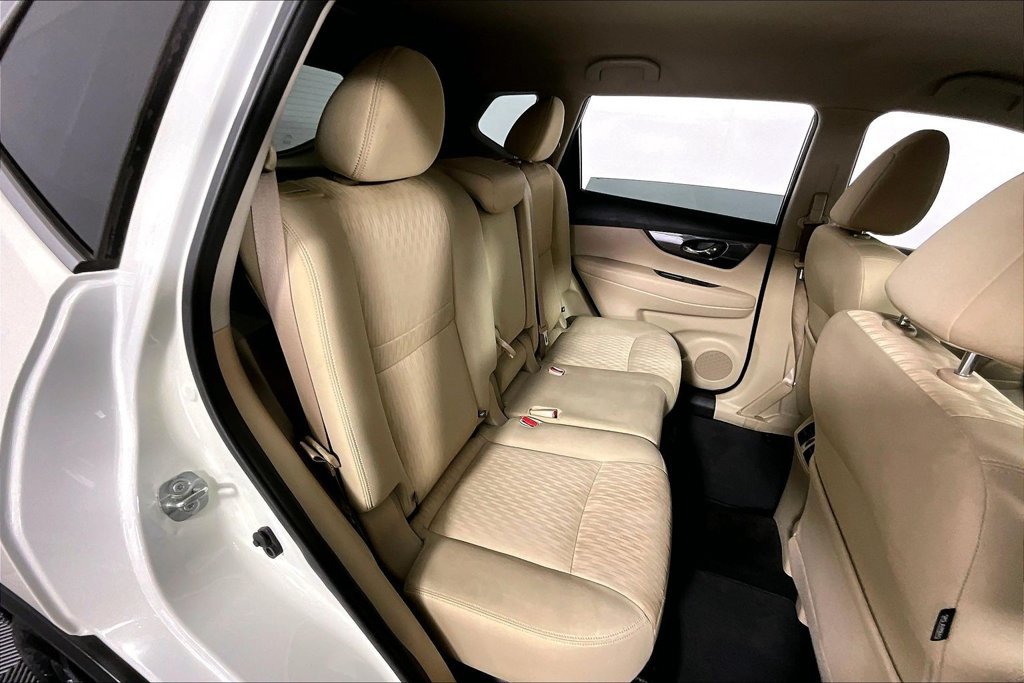 Used 2019 Nissan Rogue SV w/ Premium Package FWD image 27