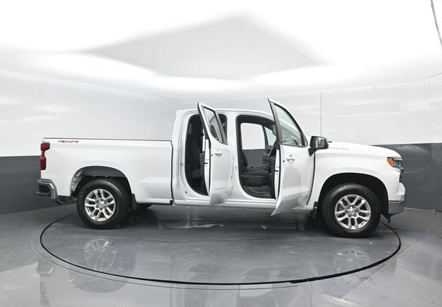 Used 2023 Chevrolet Silverado 1500 LT AWD/4WD image 24