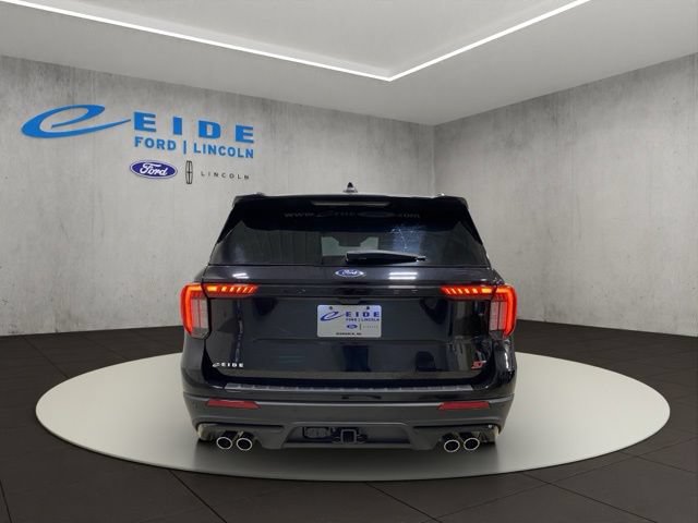Certified 2025 Ford Explorer ST AWD/4WD image 9
