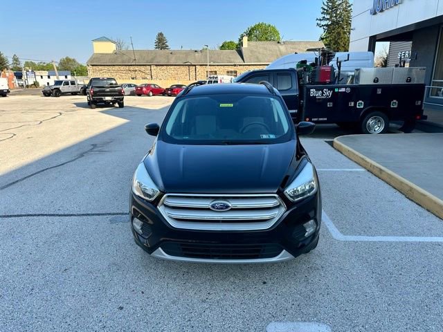 Certified 2018 Ford Escape SE w/ SE Sync 3 Package FWD image 2