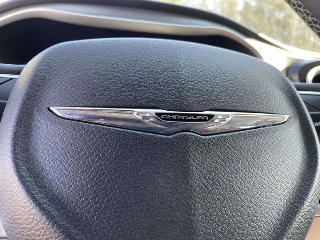 Used 2024 Chrysler Pacifica Touring-L image 33