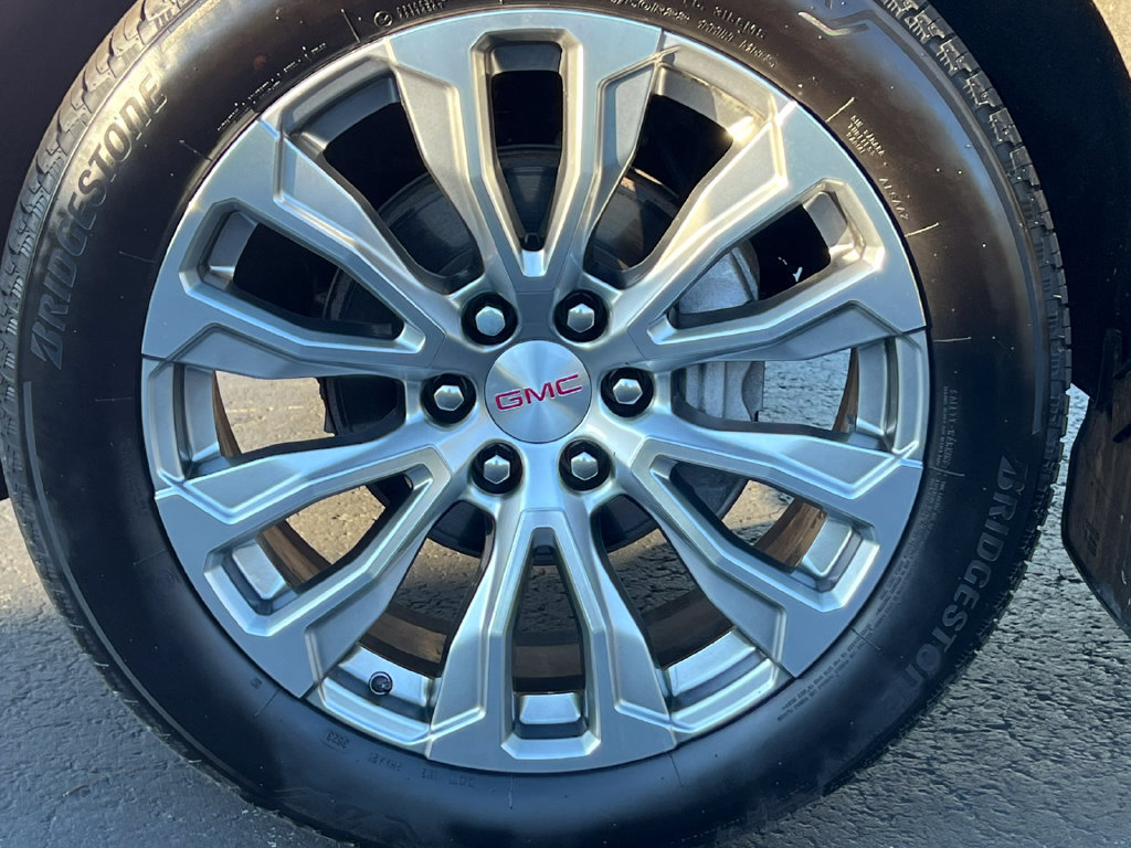 Used 2023 GMC Yukon XL Denali AWD/4WD image 7