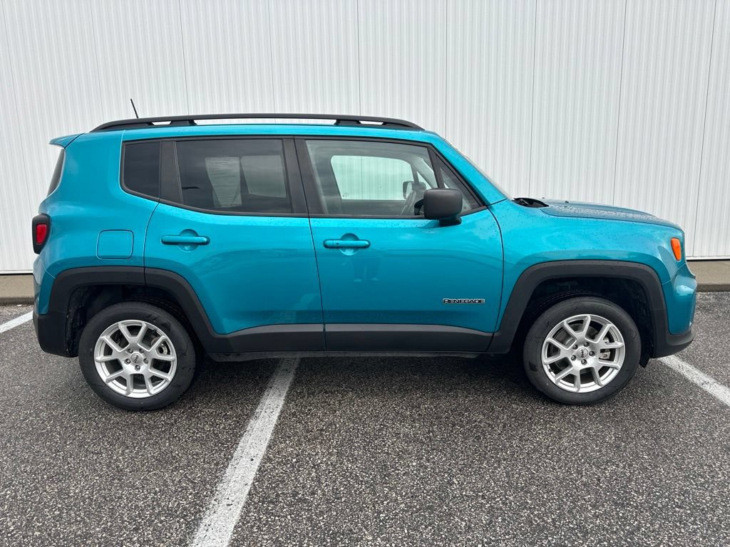 Used 2022 Jeep Renegade Latitude AWD/4WD image 9
