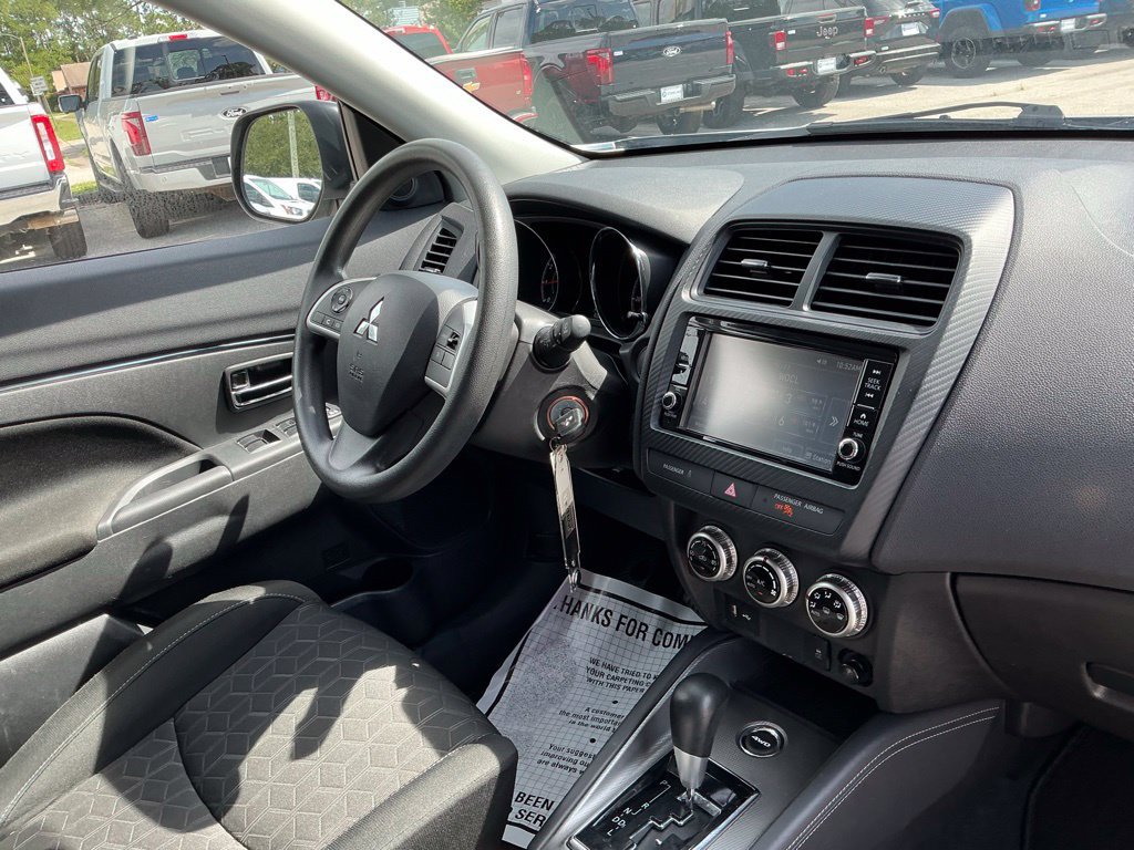 Used 2025 Mitsubishi Outlander Sport ES AWD/4WD image 17