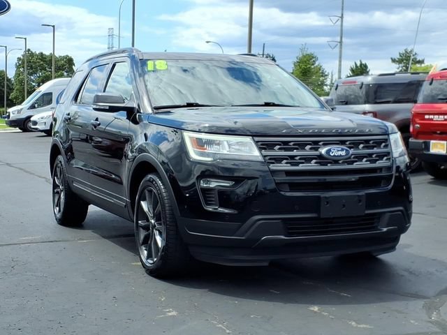 Certified 2018 Ford Explorer XLT w/ Equipment Group 202A AWD/4WD image 3