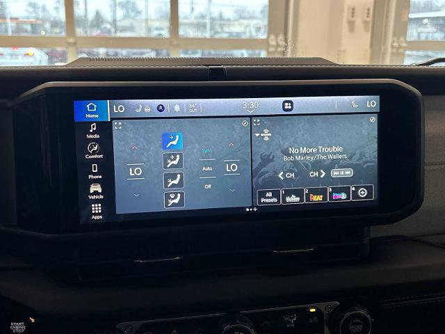 Used 2025 Jeep Wrangler Unlimited Sahara w/ Safety Group AWD/4WD image 12