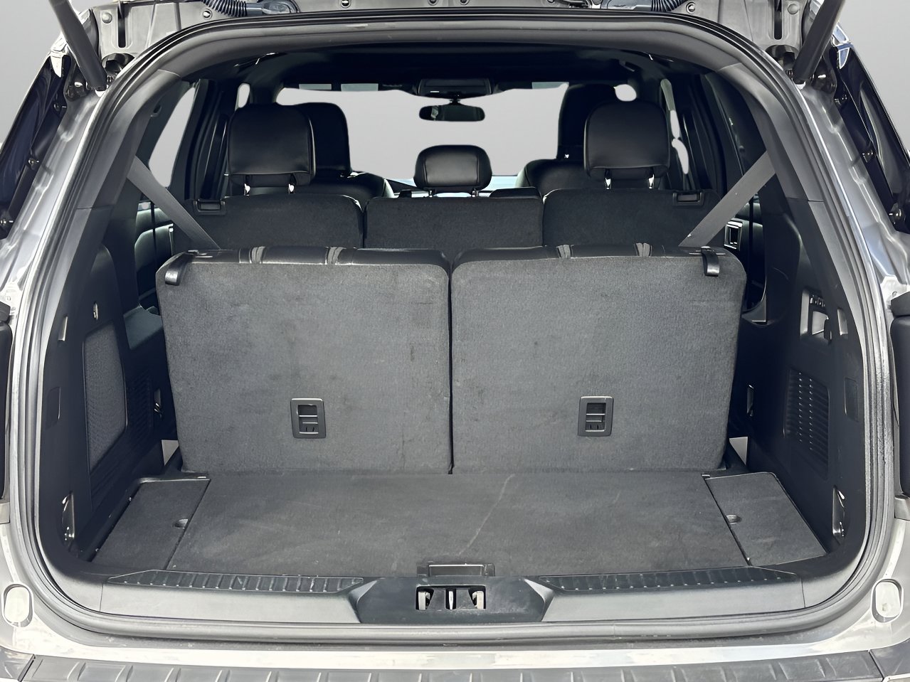 Certified 2022 Ford Explorer ST w/ Equipment Group 401A image 8