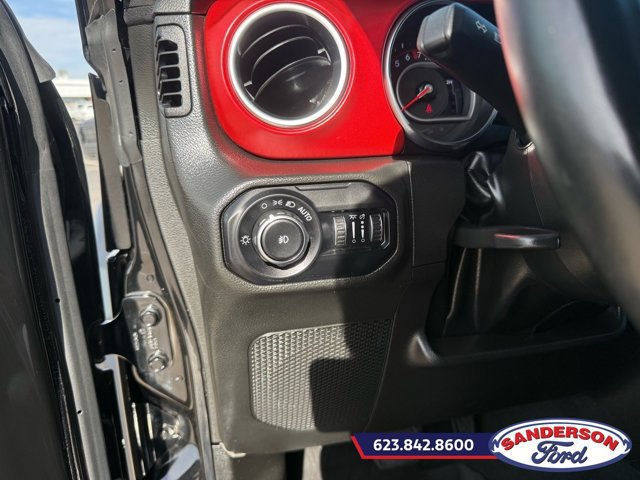 Used 2022 Jeep Wrangler Unlimited Rubicon w/ Xtreme Recon 35" Tire Package image 12