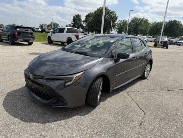 Used 2023 Toyota Corolla SE w/ SE Premium Package FWD image 3