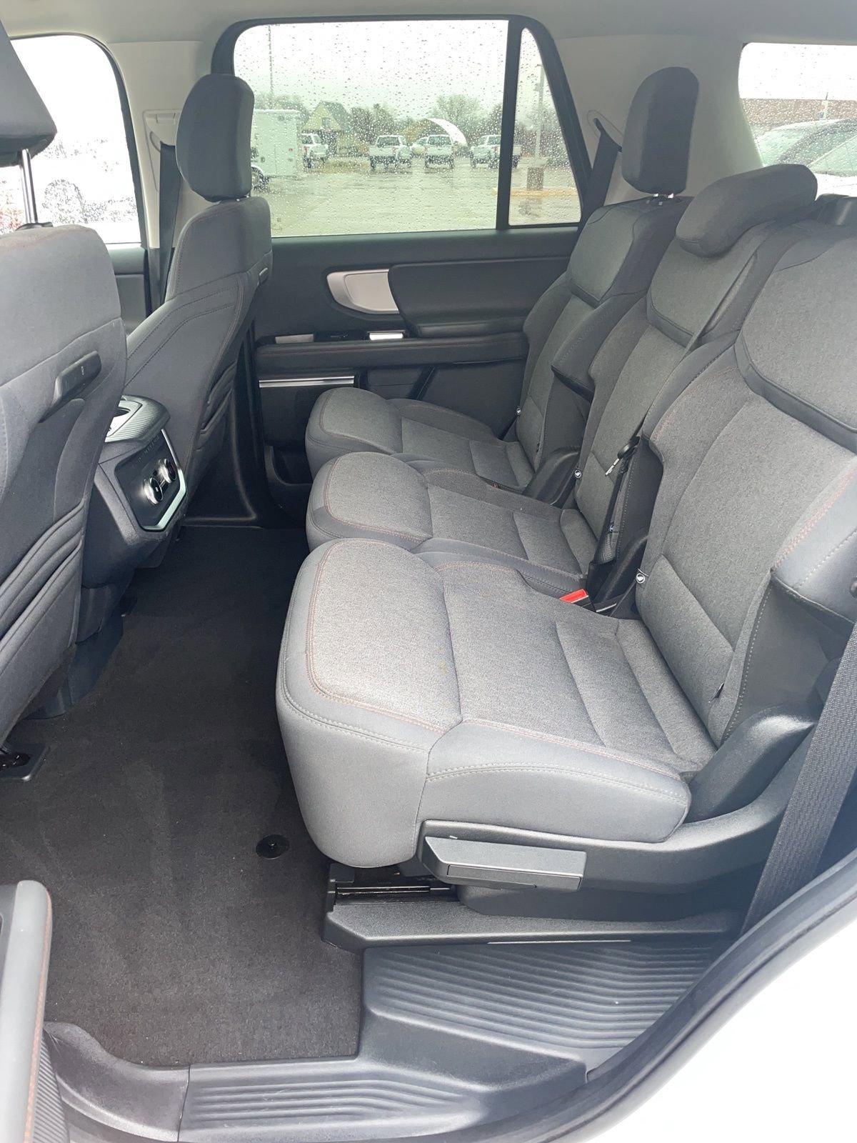 Certified 2025 Ford Expedition Active image 7