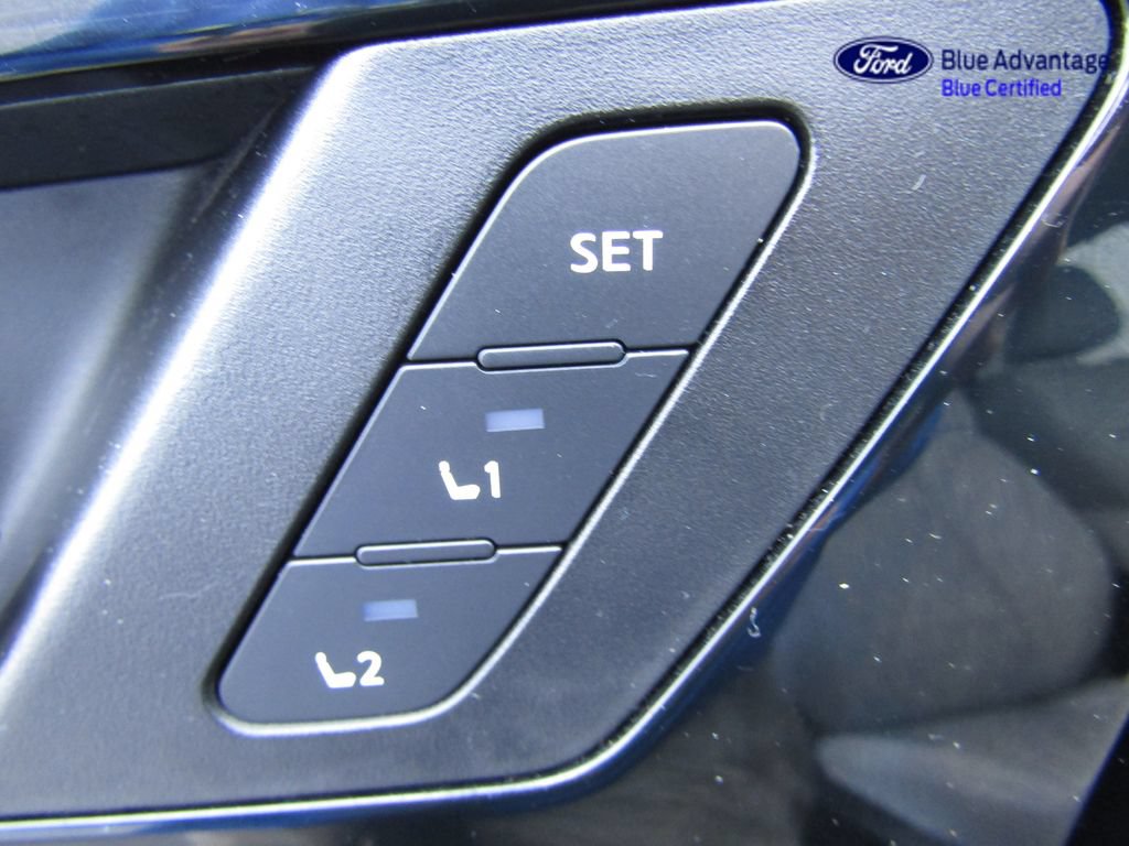 Used 2024 Mitsubishi Outlander SEL AWD/4WD image 26