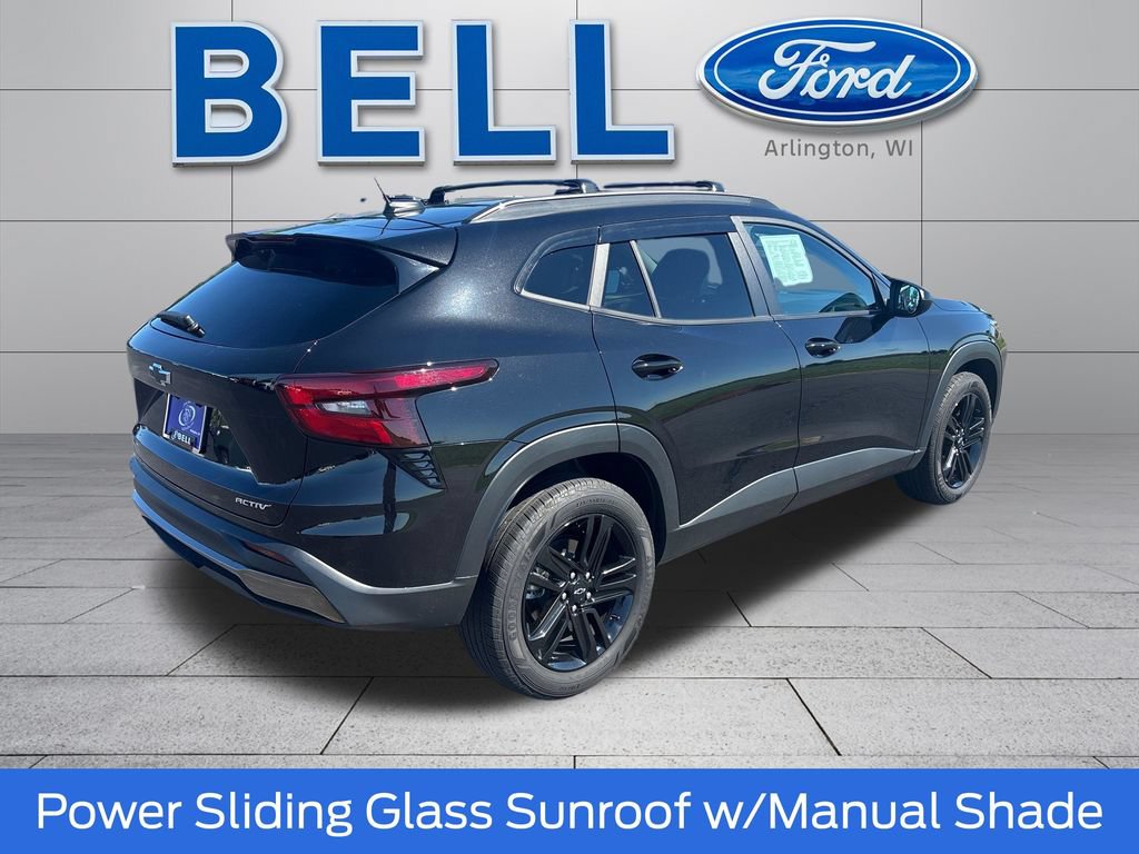 Used 2024 Chevrolet Trax ACTIV w/ Sunroof Package FWD image 3