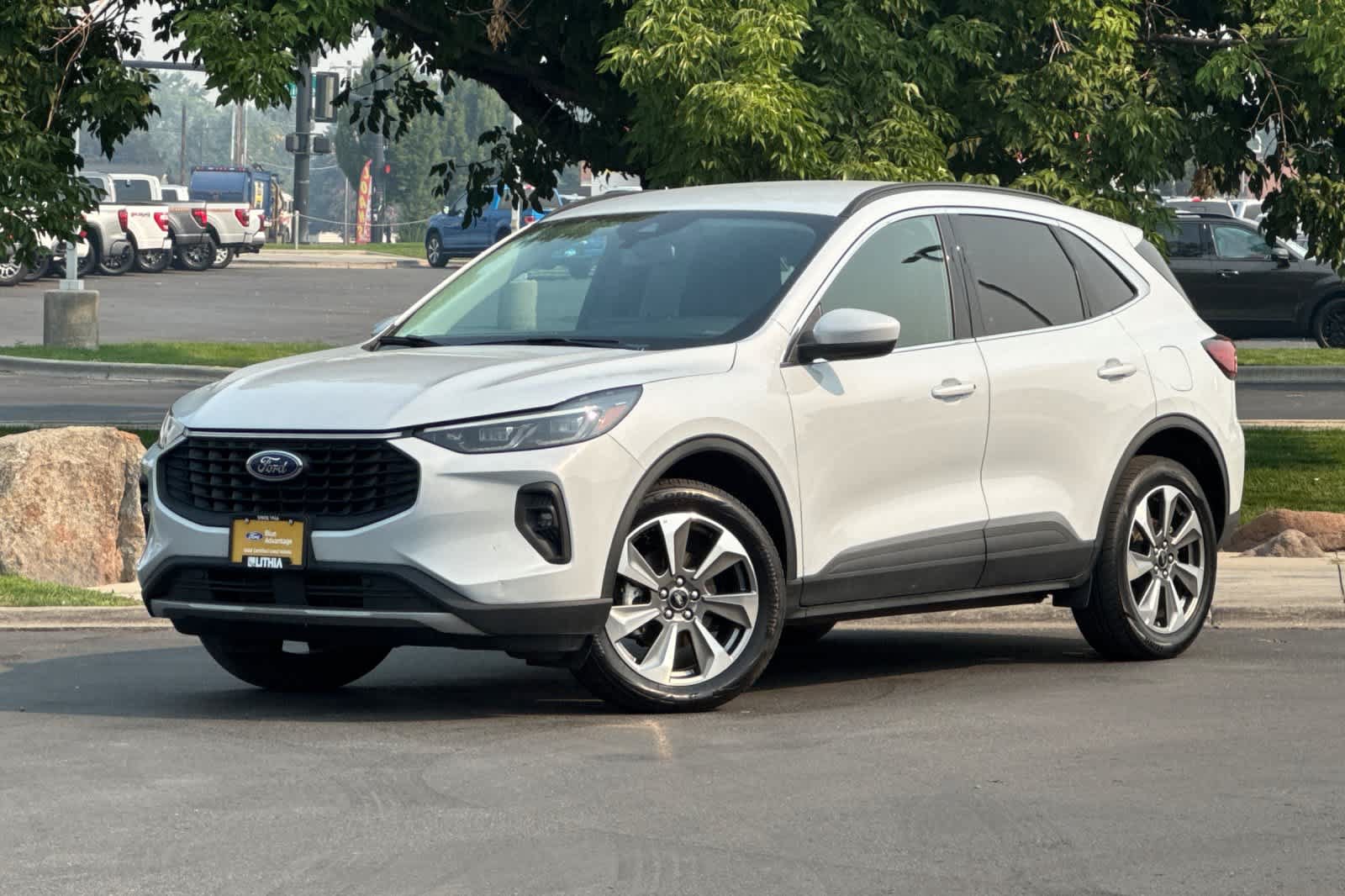 Certified 2025 Ford Escape Platinum AWD/4WD image 1