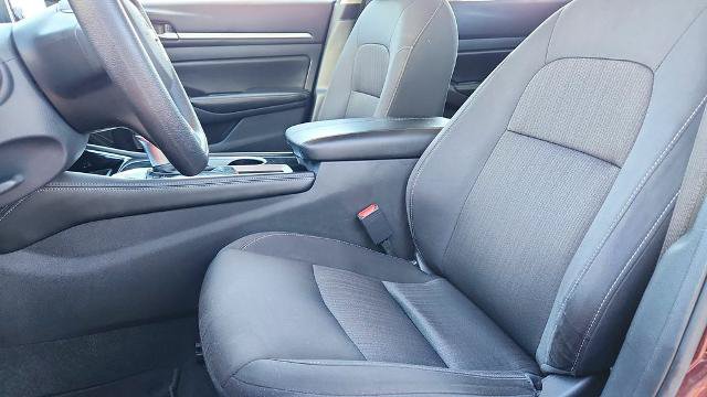 Used 2023 Nissan Altima 2.5 SV FWD image 11