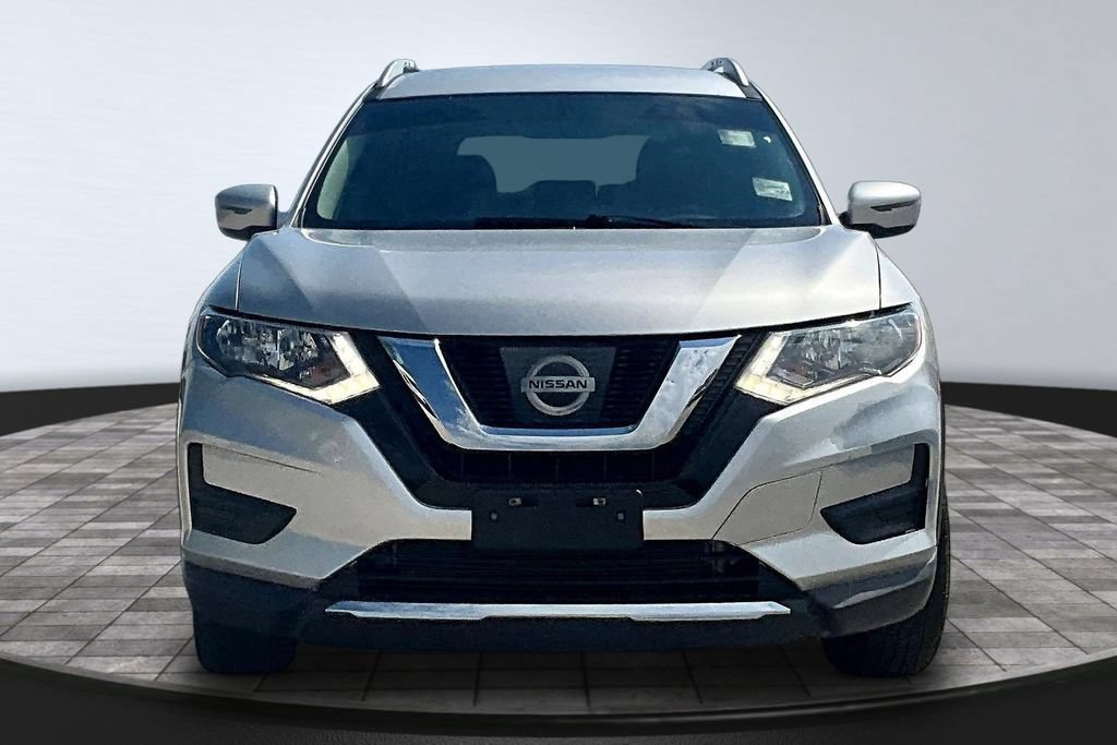 Used 2017 Nissan Rogue SV AWD/4WD image 2