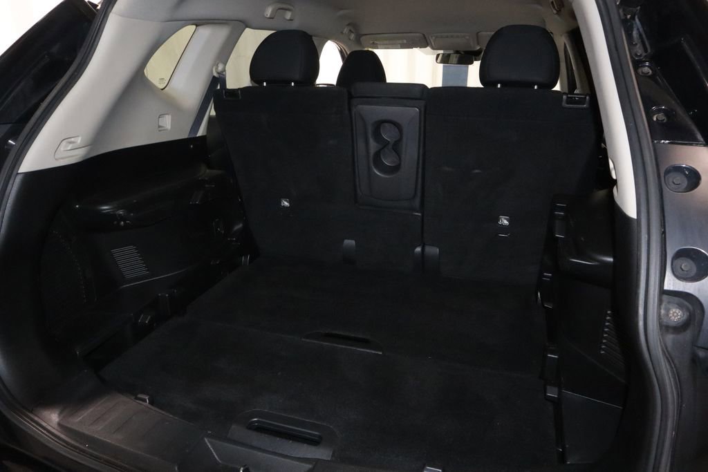 Used 2019 Nissan Rogue SV image 15