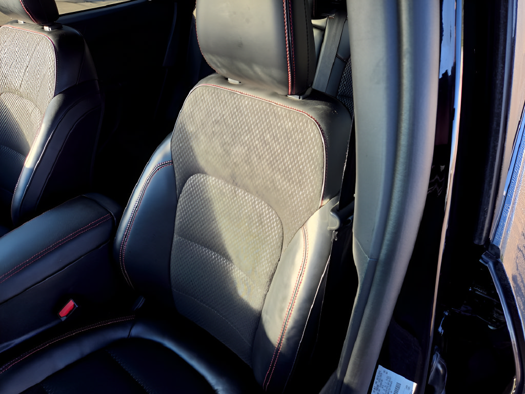 Certified 2025 Ford Escape ST-Line AWD/4WD image 13