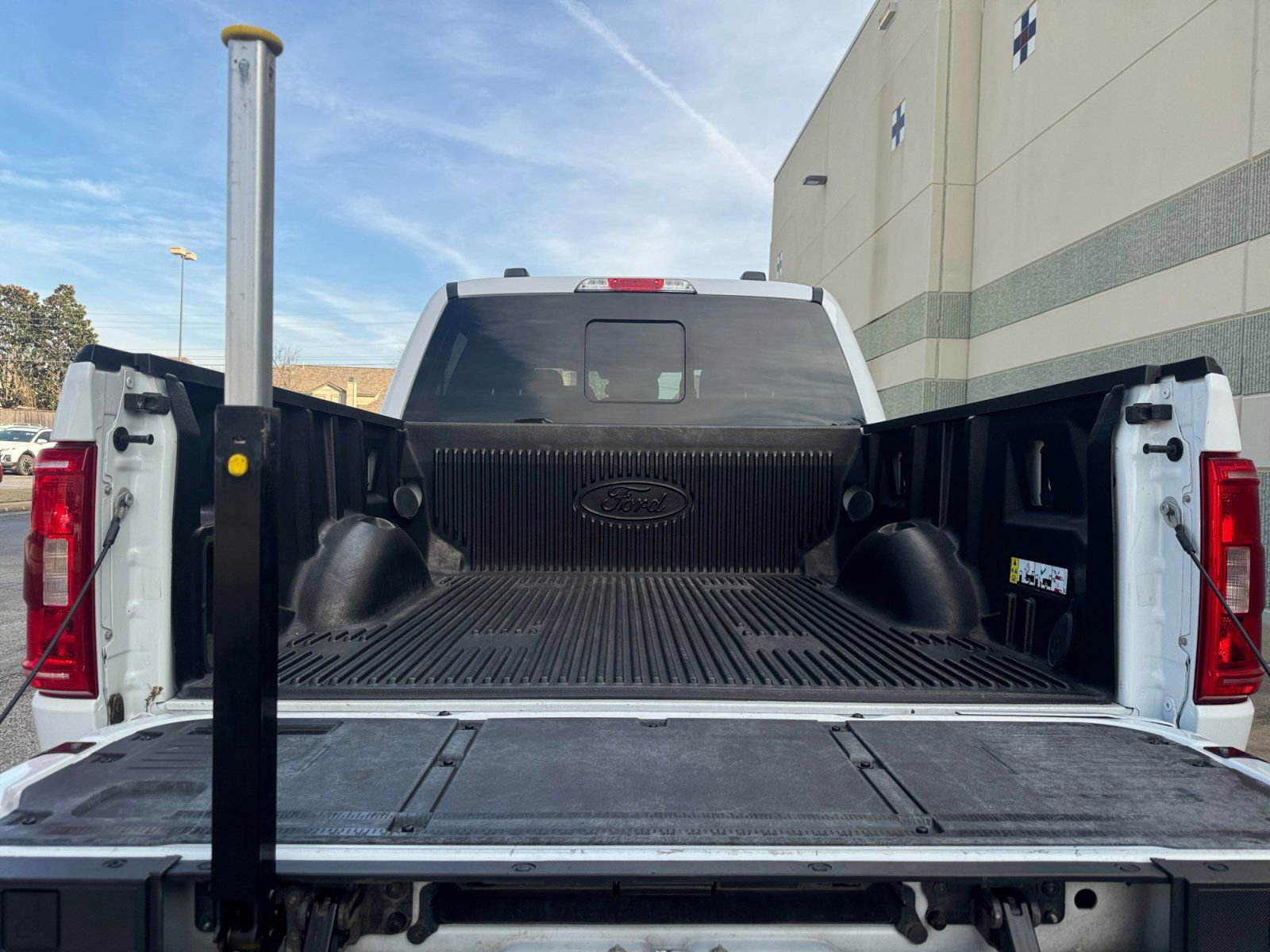 Certified 2022 Ford F150 XLT w/ Equipment Group 302A High image 18