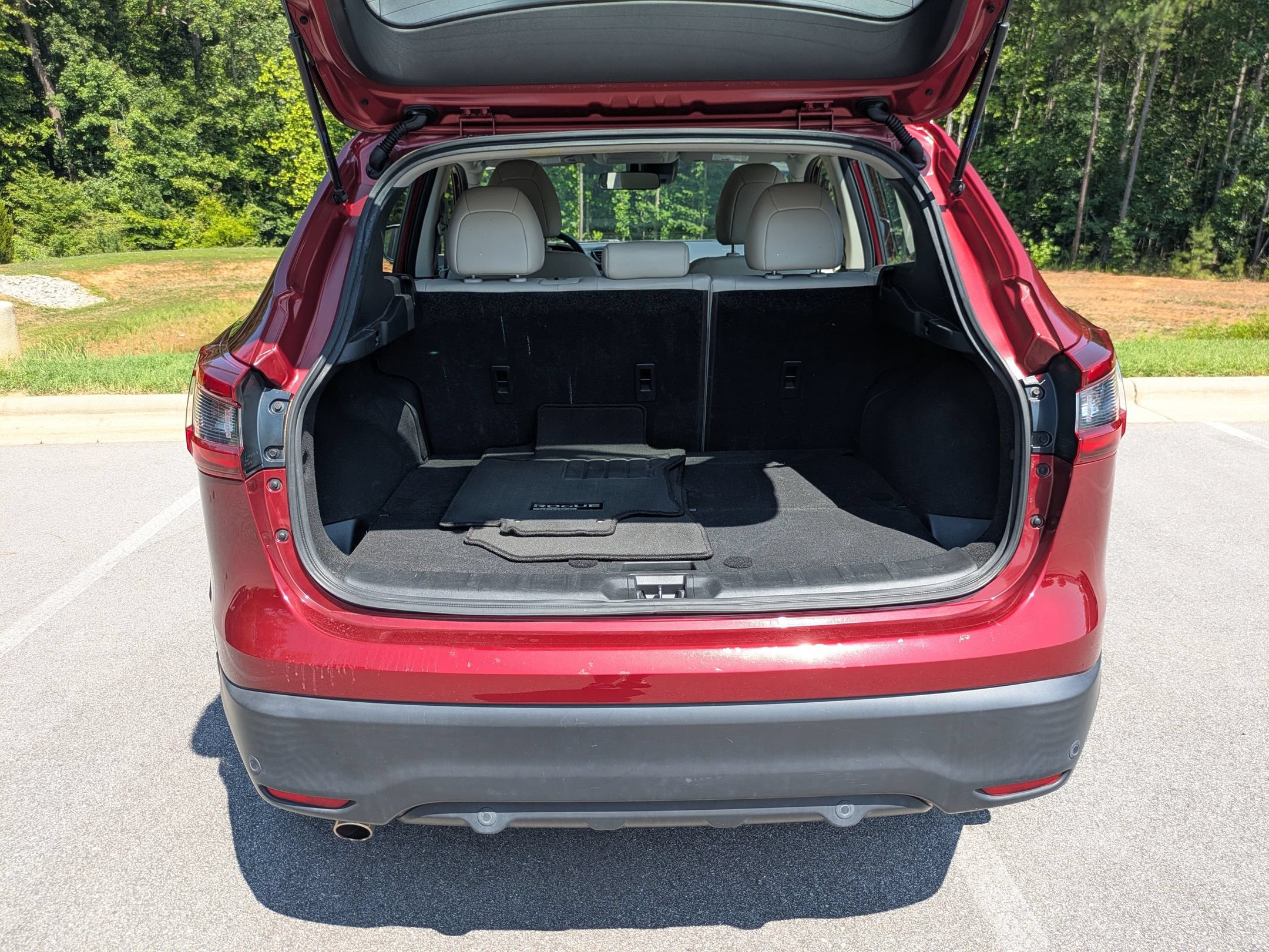 Used 2021 Nissan Rogue Sport SL FWD image 29