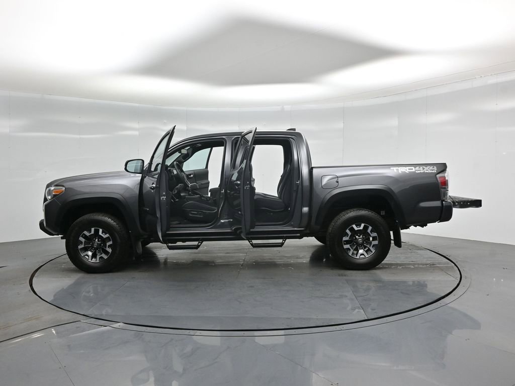 Used 2020 Toyota Tacoma TRD Off-Road w/ Technology Package image 33