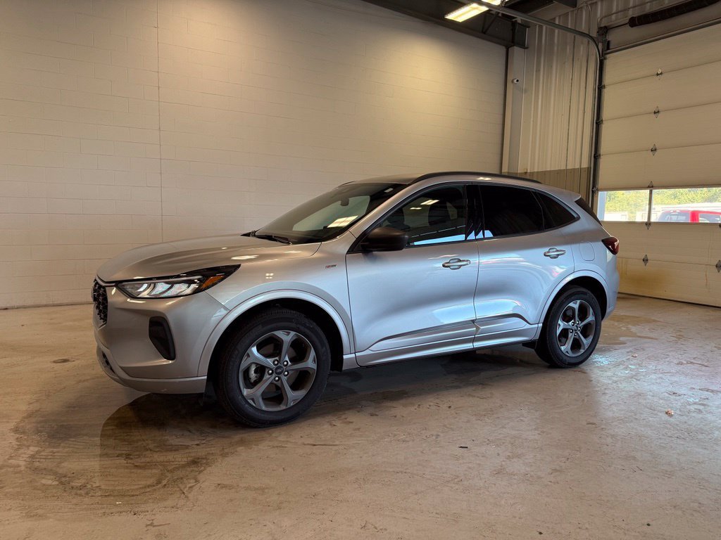Certified 2024 Ford Escape ST-Line w/ Tech Pack #1 AWD/4WD image 3