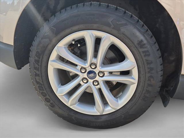 Certified 2020 Ford Edge SEL w/ Cold Weather Package FWD image 15