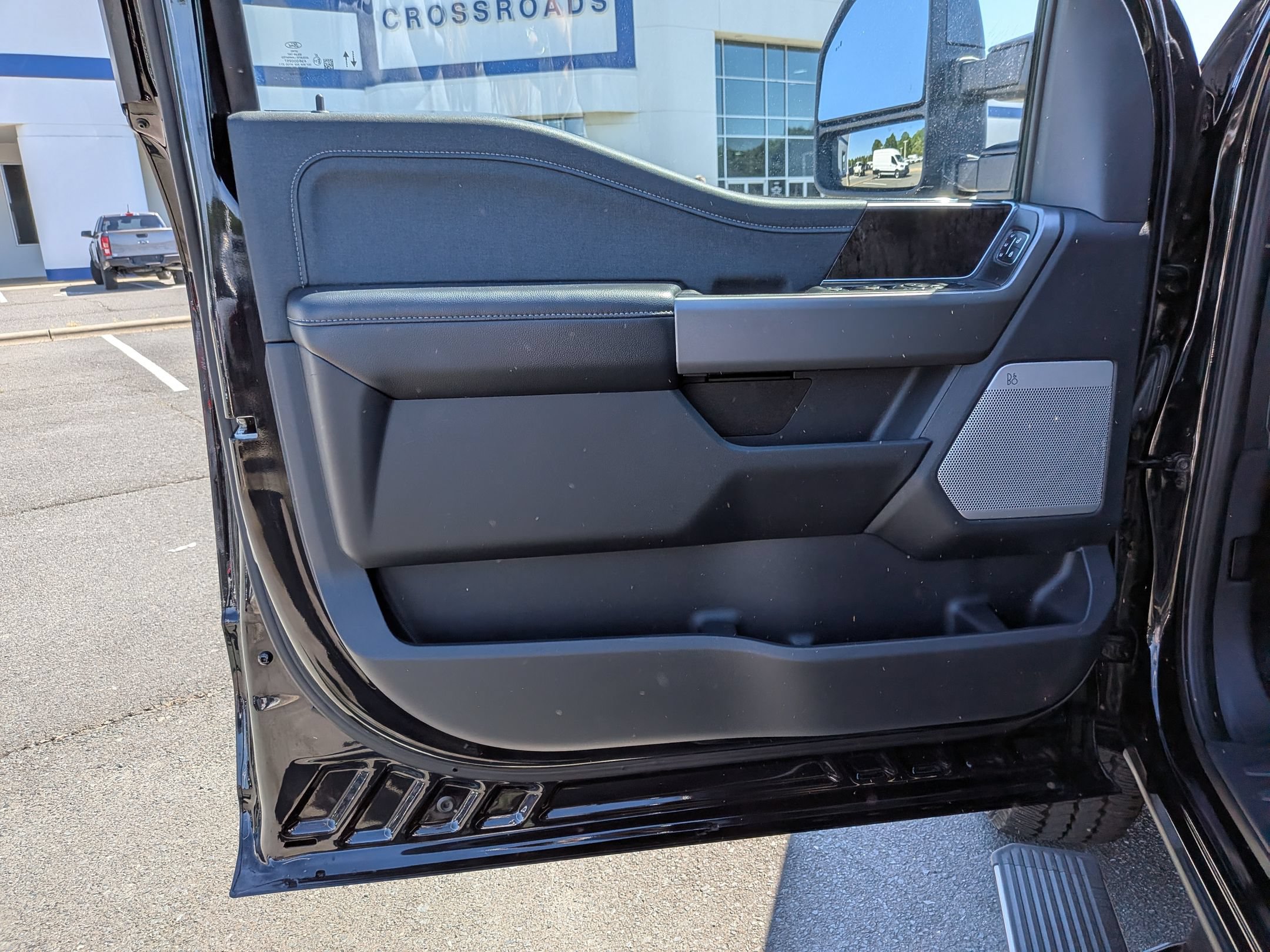 Certified 2025 Ford F250 Lariat w/ Lariat Ultimate Package AWD/4WD image 12