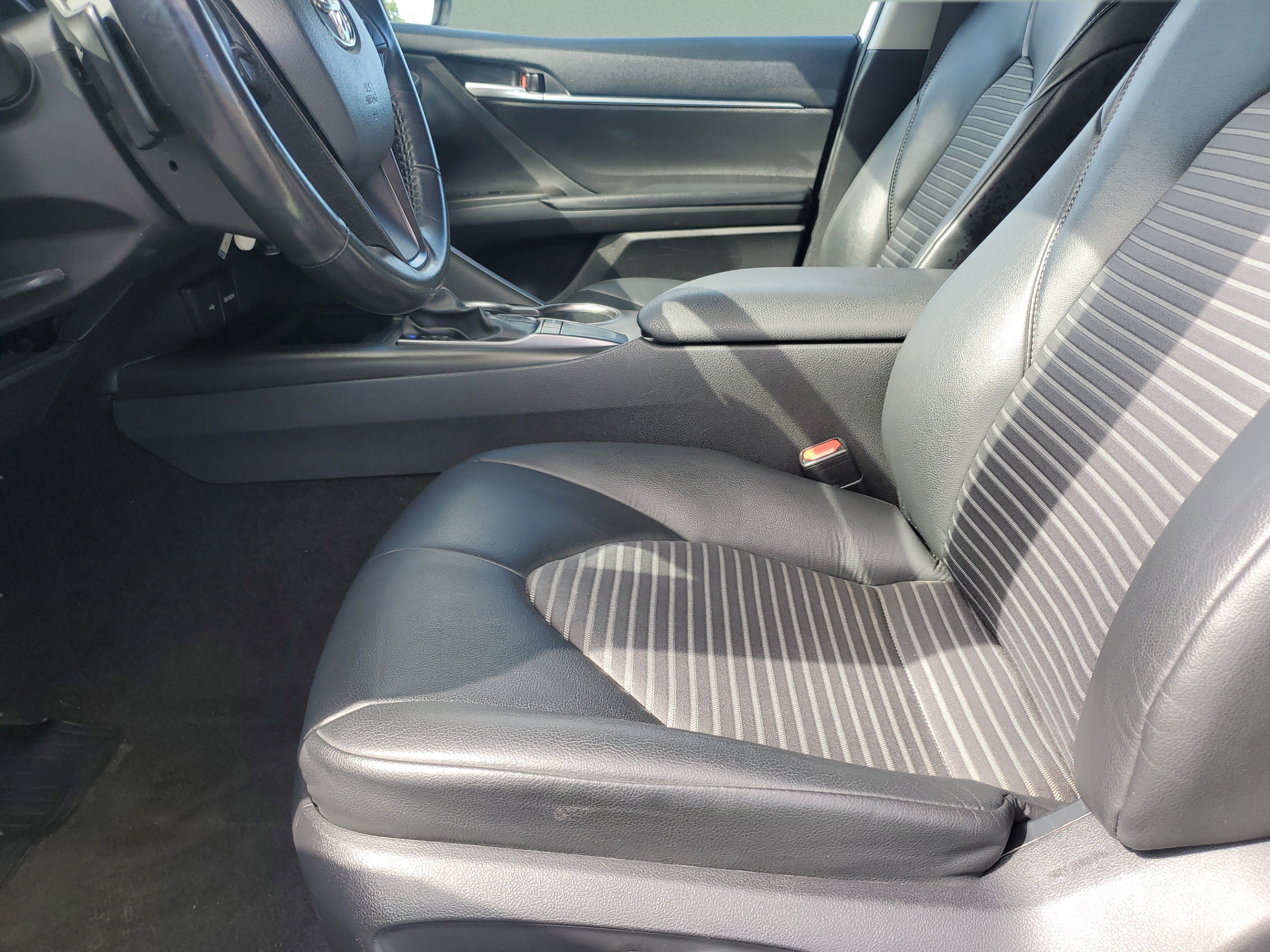 Used 2024 Toyota Camry SE FWD image 13