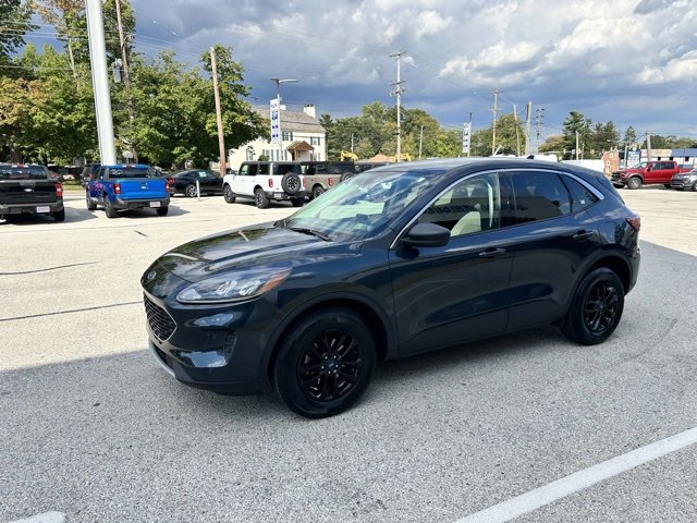 Certified 2022 Ford Escape SE w/ Cold Weather Package image 2