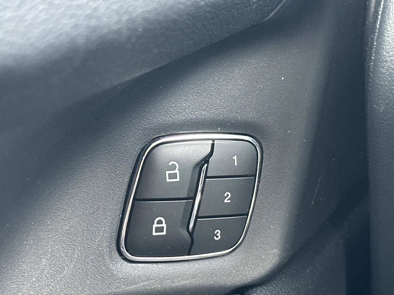 Certified 2024 Ford Expedition XLT image 19