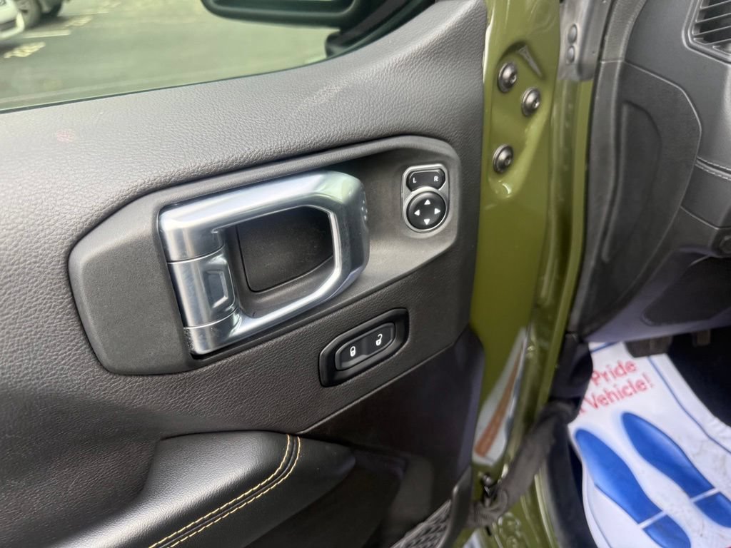 Used 2024 Jeep Wrangler Unlimited Sahara AWD/4WD image 18