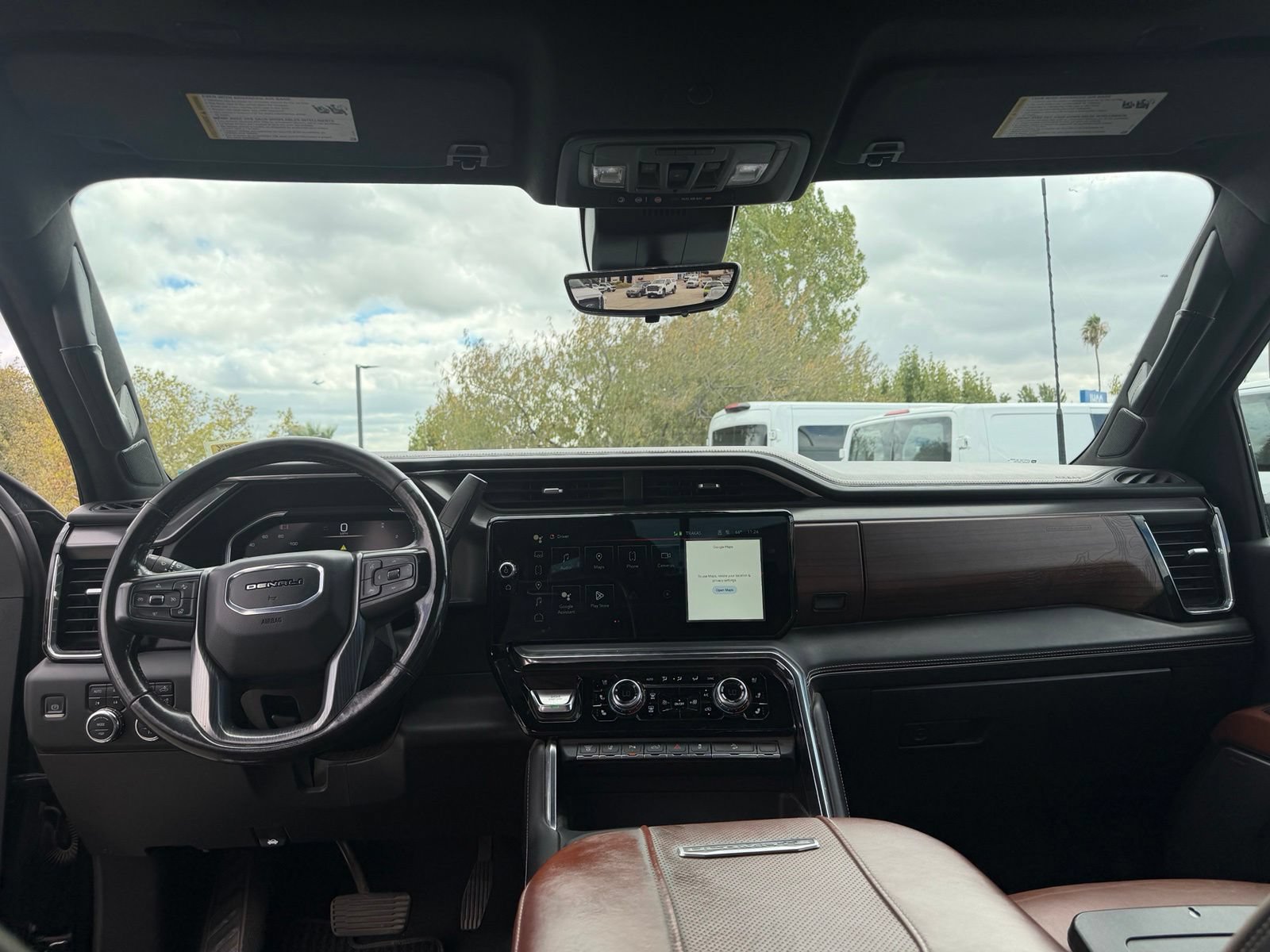 Used 2024 GMC Sierra 2500 Denali Ultimate AWD/4WD image 11