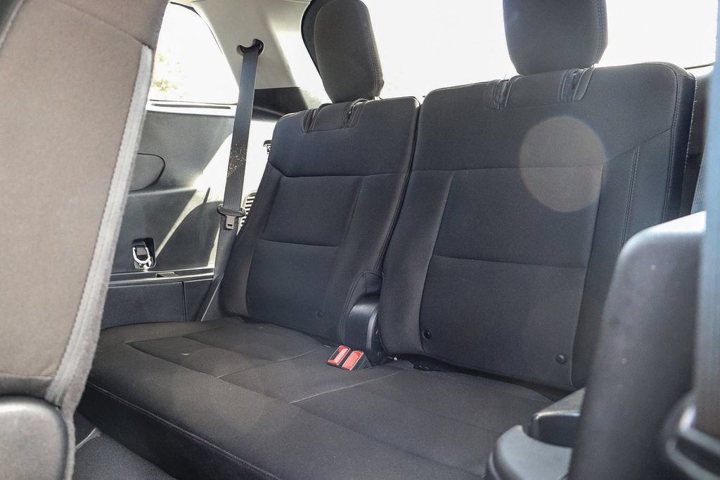 Certified 2024 Ford Explorer XLT RWD image 25