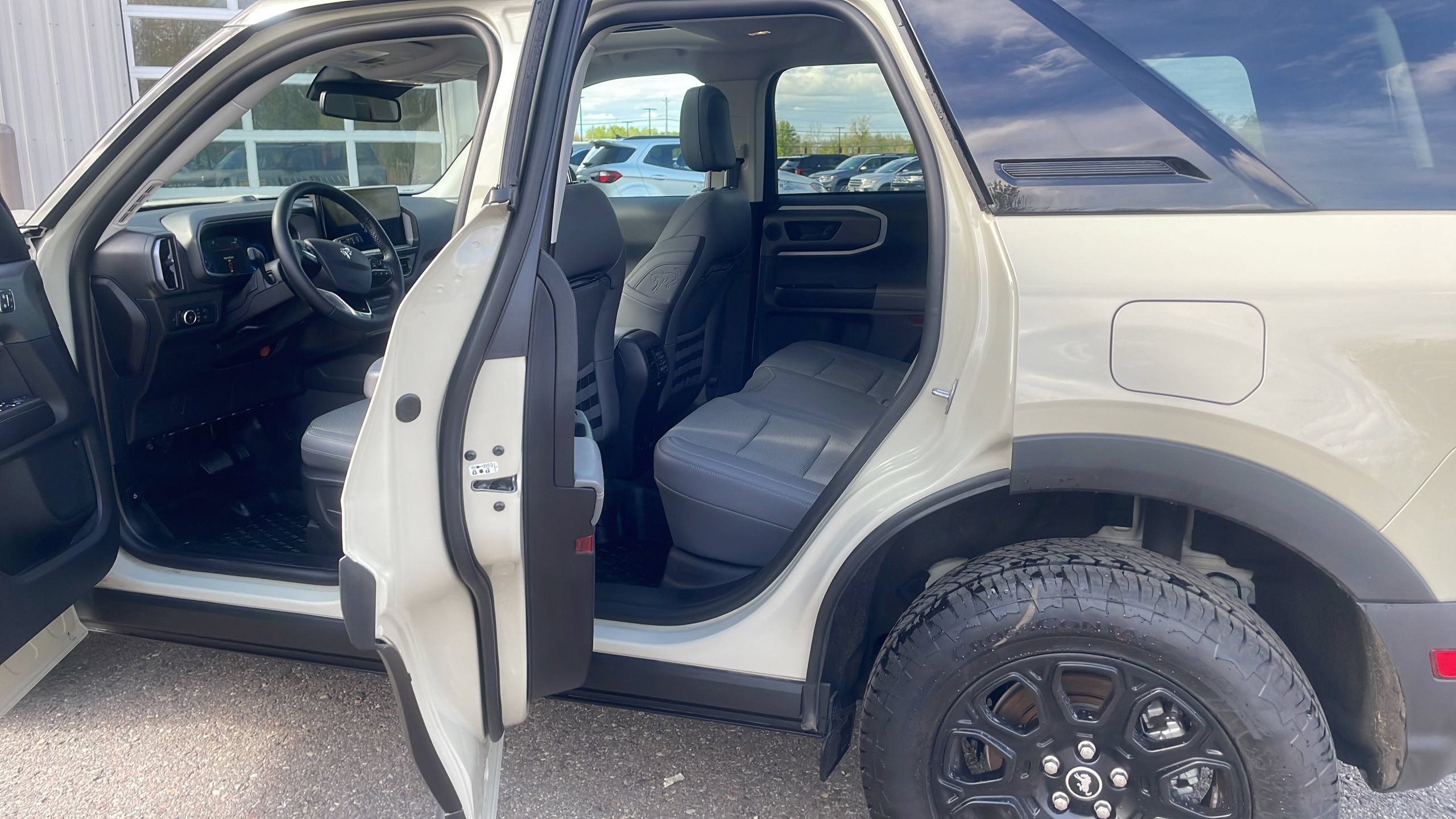 Certified 2025 Ford Bronco Sport Badlands w/ Badlands Tech Package AWD/4WD image 25