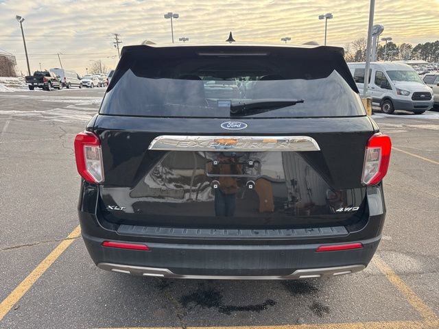 Certified 2022 Ford Explorer XLT w/ Equipment Group 202A image 10